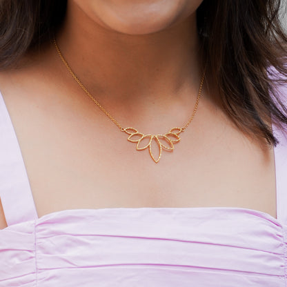 The Almondly Gold necklace