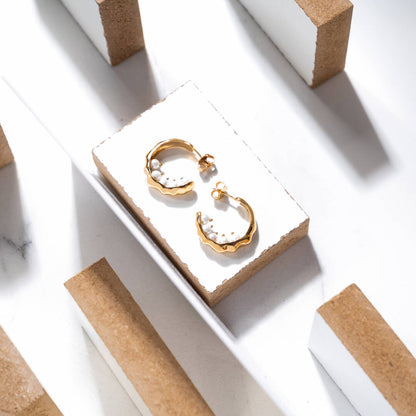 Pearls of gold hoops by miira